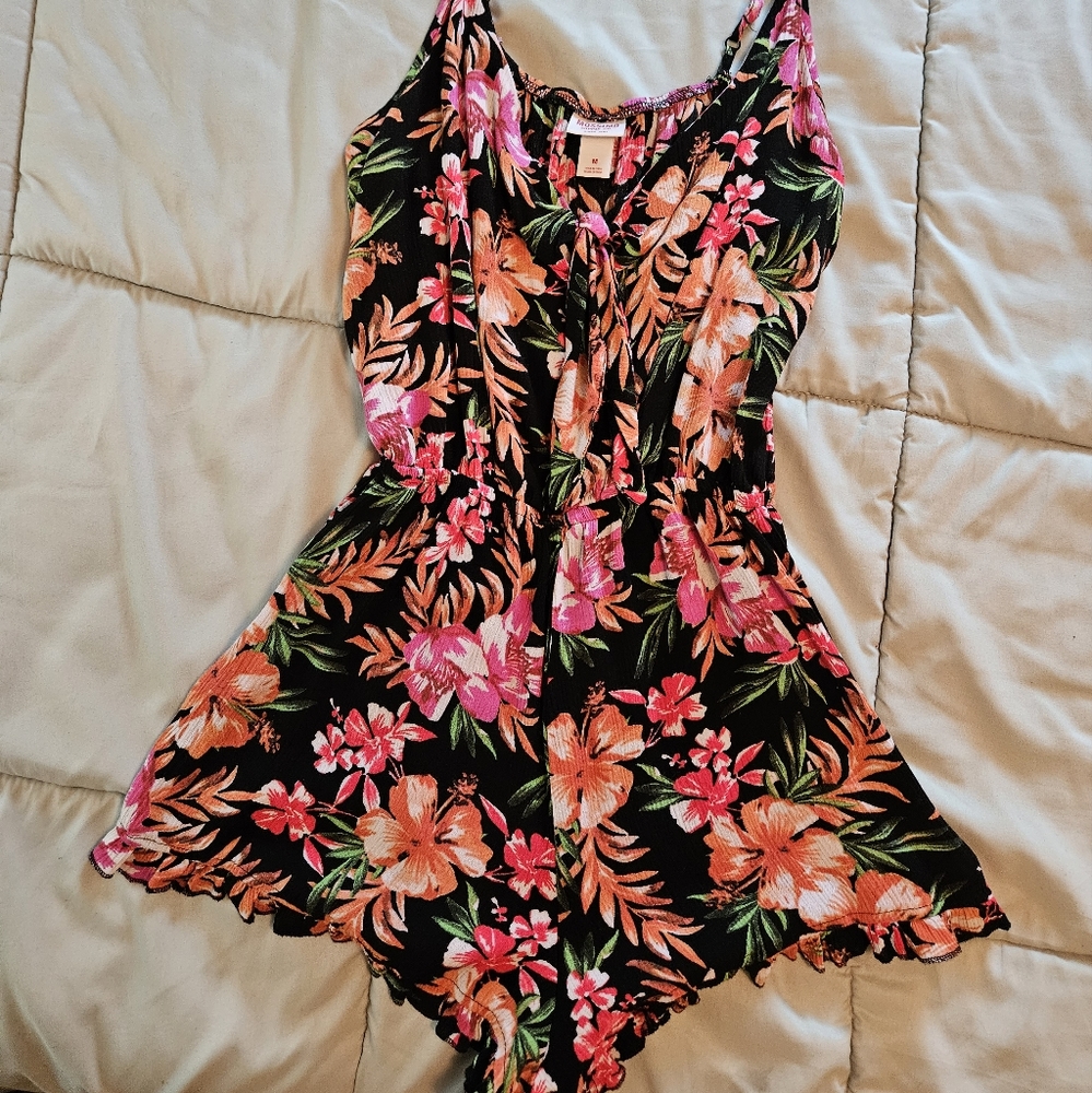 Floral romper size M